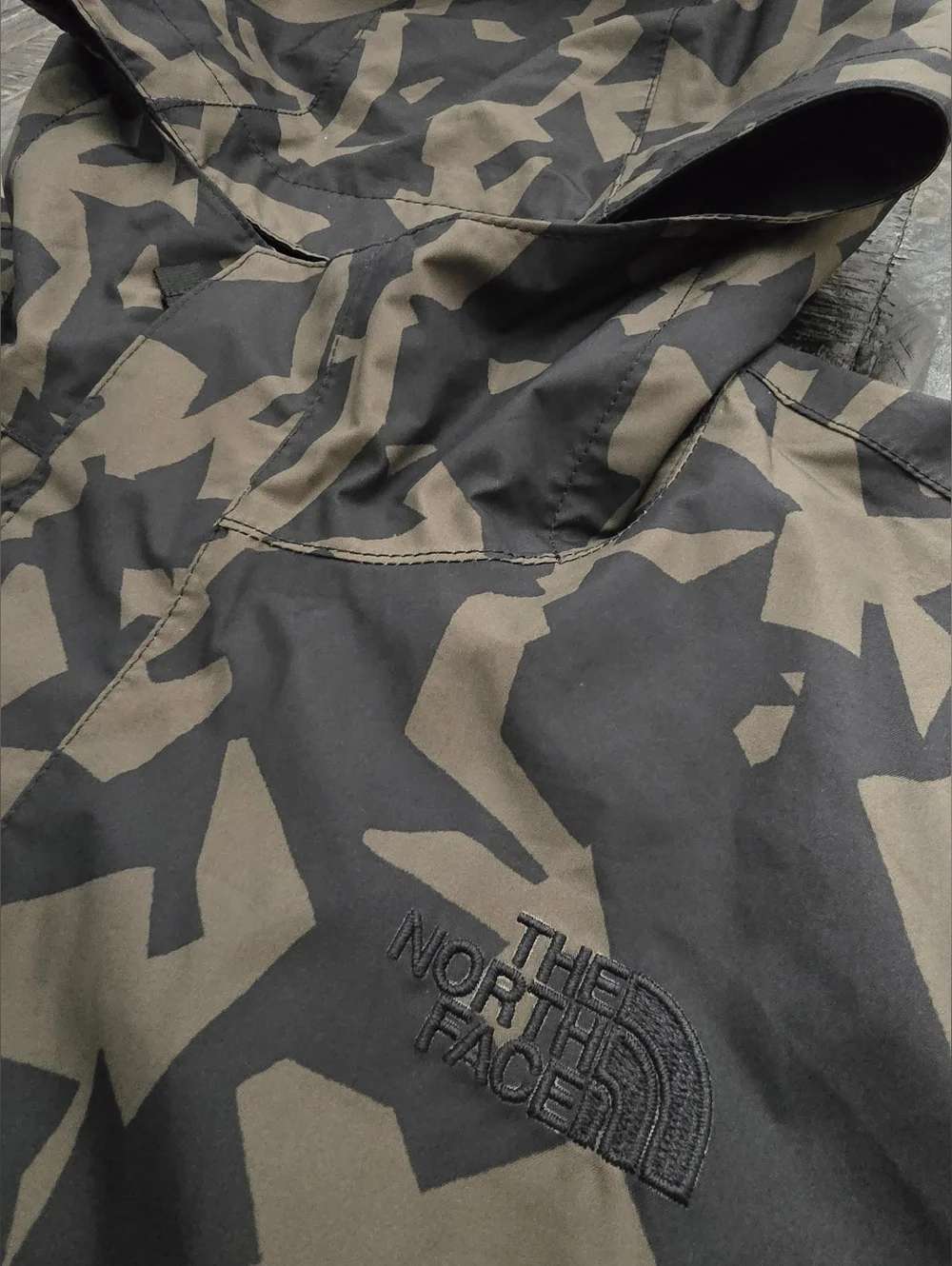 The North Face DryVent Weatherproof Jacket Boys Size XL 18/20